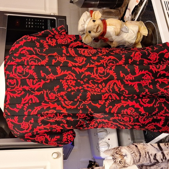 Sami & Jo Red Floral on Black Blouse Stretch Cap Sleeve 2X - Picture 2 of 4